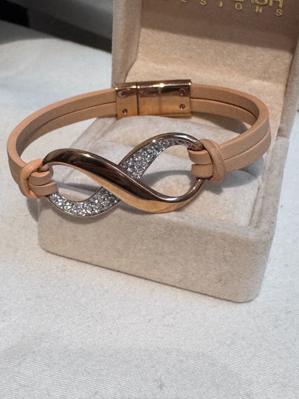 ✨🌹 Vintage Swarovski Infinity Rose Bracelet | Rose Gold Crystal Elegance 🌹✨